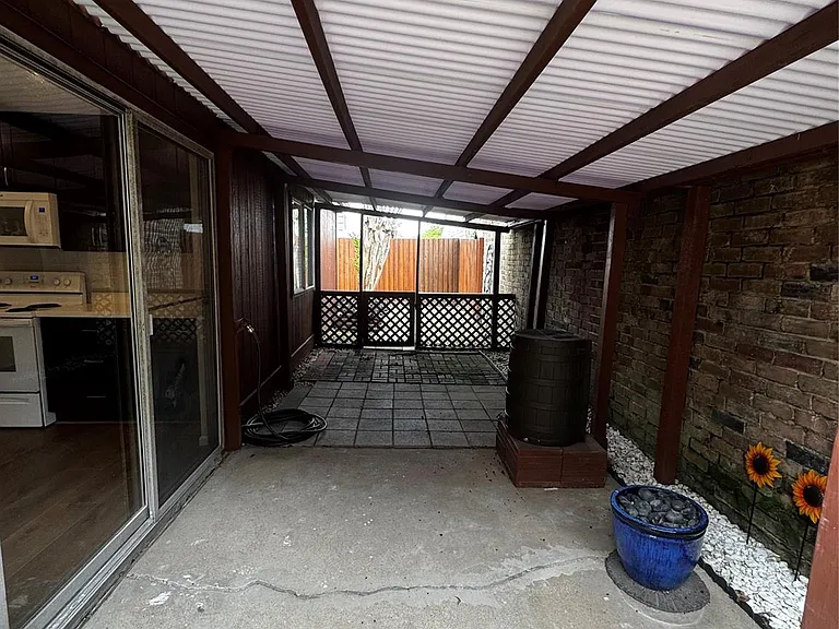 8807 Belle Glen Dr — Photo 2