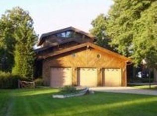 1282 Holiday Dr, Sandwich, IL 60548