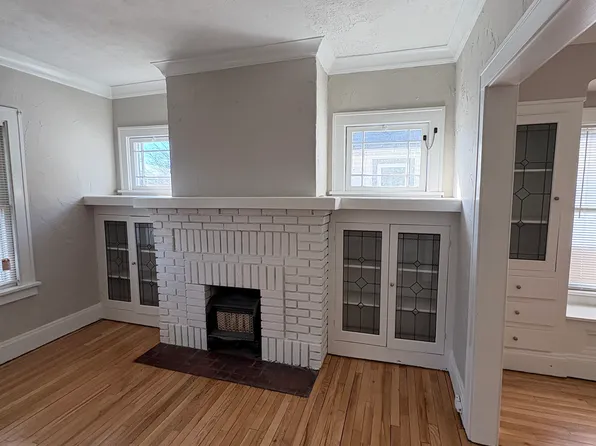 2120 Wascana Ave, Lakewood, OH 44107