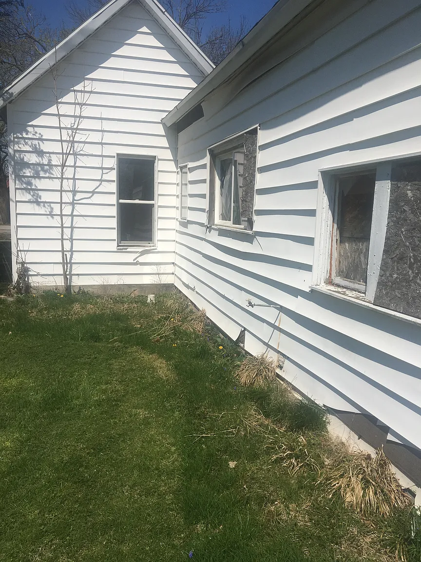 115 W South St photo 1