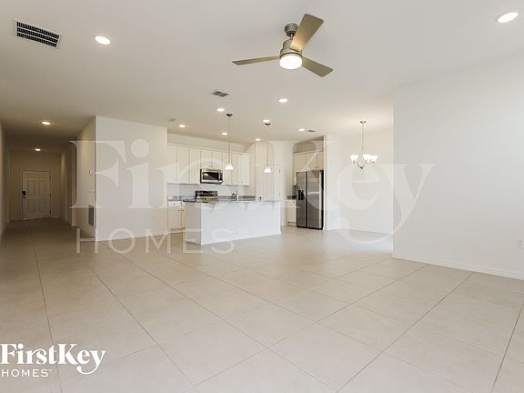 4th image of 438 Reina Way