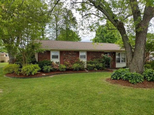 2212&2214 Belle Aire Cir, Union City, TN 38261