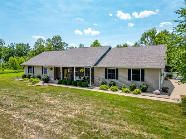 923 Sycamore Rd, Carterville, IL 62901