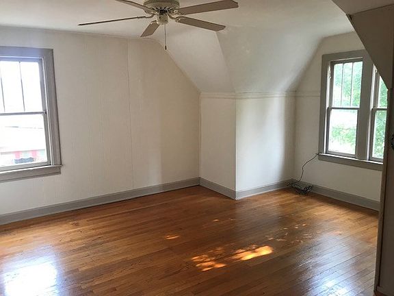 4th image of 294 Cherry St
