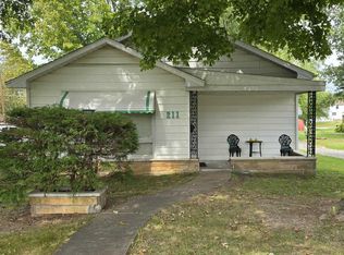 211 Maple St, Zeigler, IL 62999