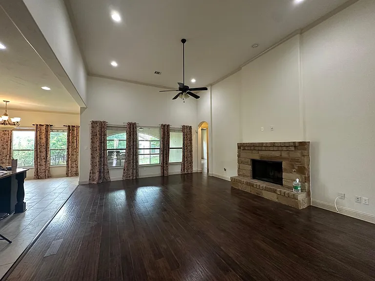 906 Madison Fork Dr — Photo 6
