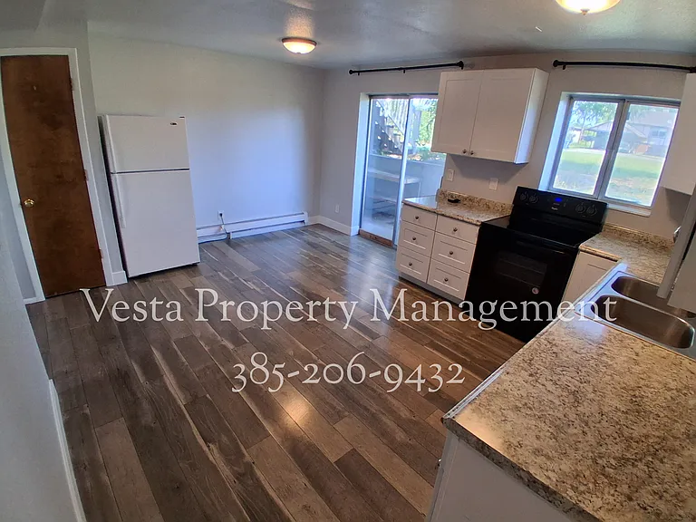 301 W 500 N #3 — Photo 10