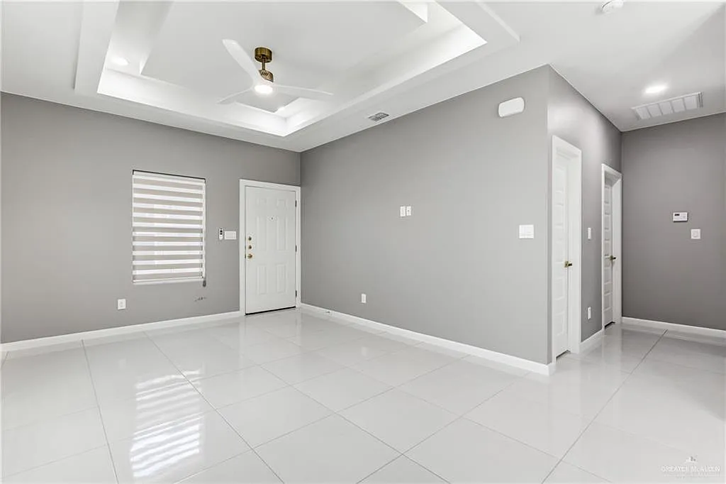 Building Photo - 1802 W Violet Dr #1