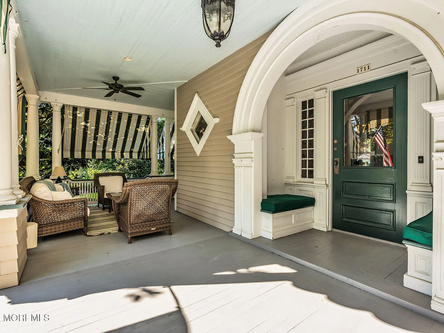 5 bed, 4.5 bath, 3728 sqft, $30,000 — Photo 3
