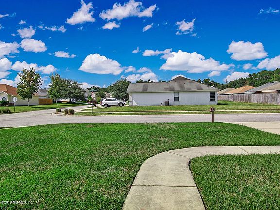 3rd image of 1167 Summer Springs Dr