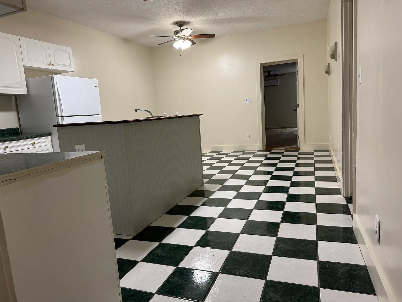 2 bed, 1200 sqft, $1,100 — Photo 4