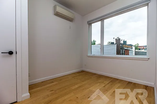 Rented by EXR | media 3