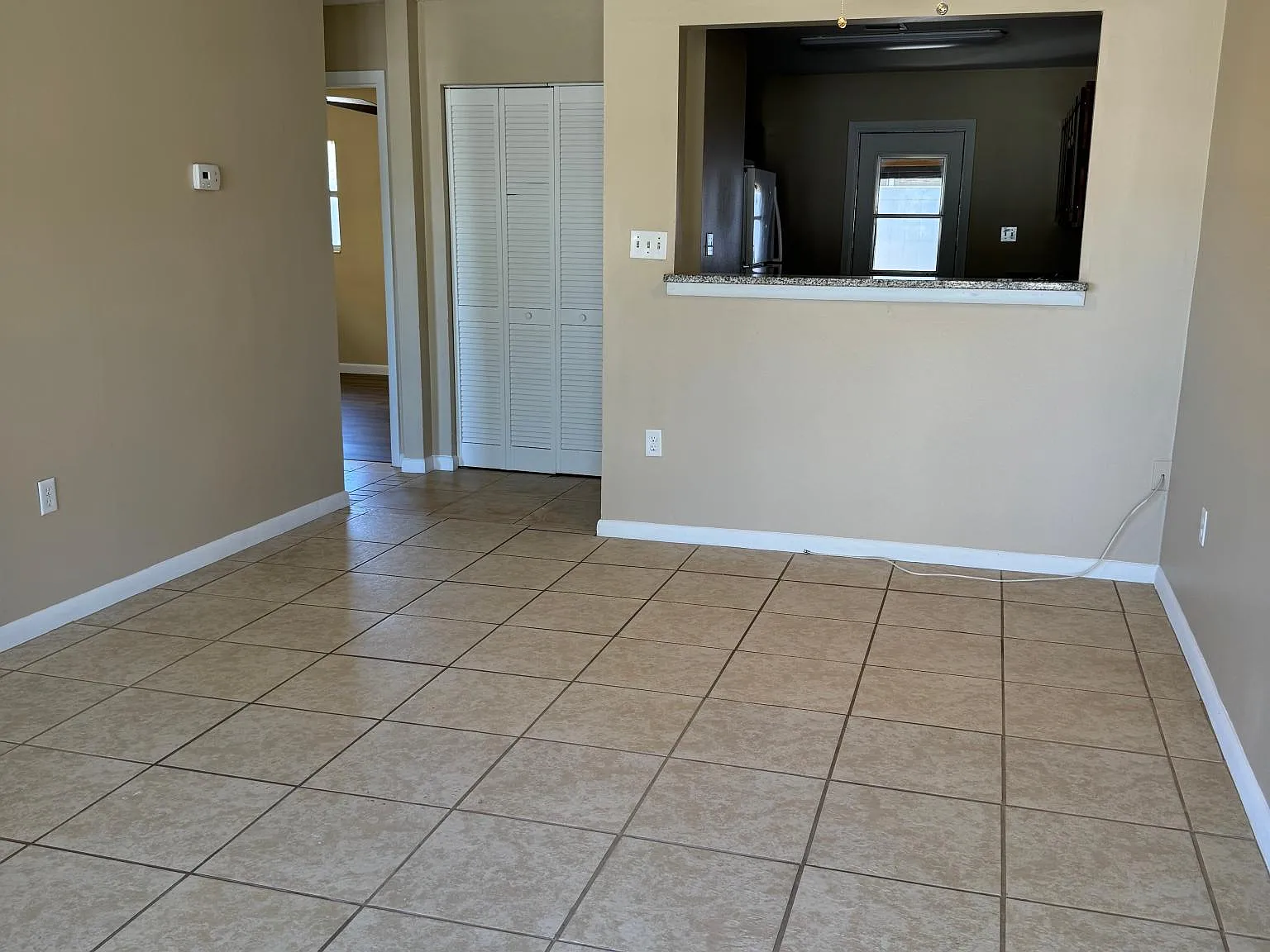 2 bed, 850 sqft, $1,400 — Photo 1