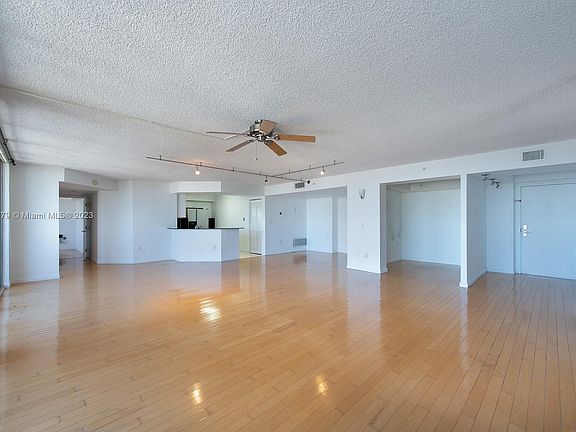3rd image of 1900 Sunset Harbour Dr #1205/7