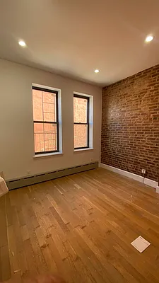 Rented by Parlor Real Estate Corp | media 15