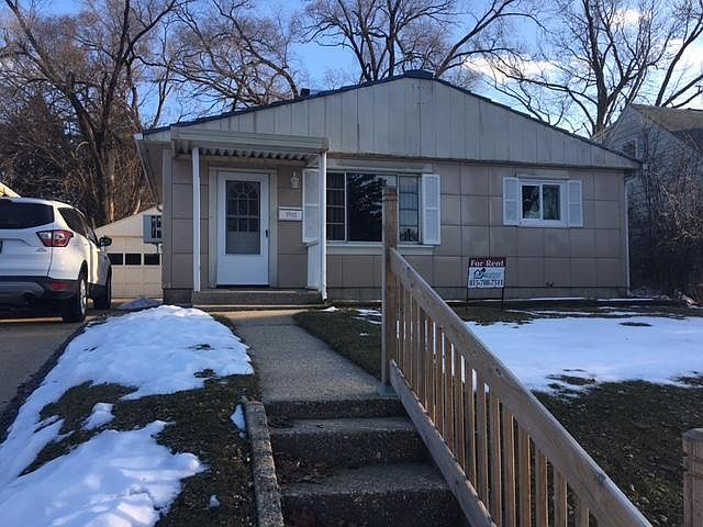 Elevated above Ohio Parkway