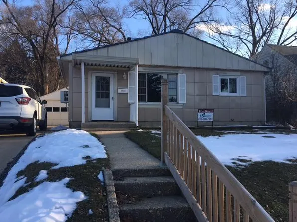 1908 Ohio Pkwy, Rockford, IL 61108