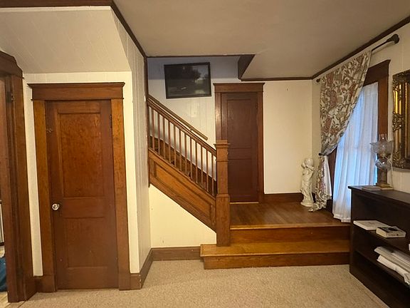 5th image of 386 Auburn St