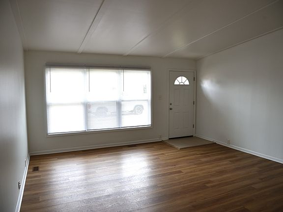 2nd image of 713 Cascade Ave
