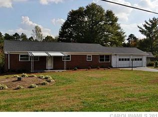 5152 Sulphur Springs Rd NE, Hickory, NC 28601