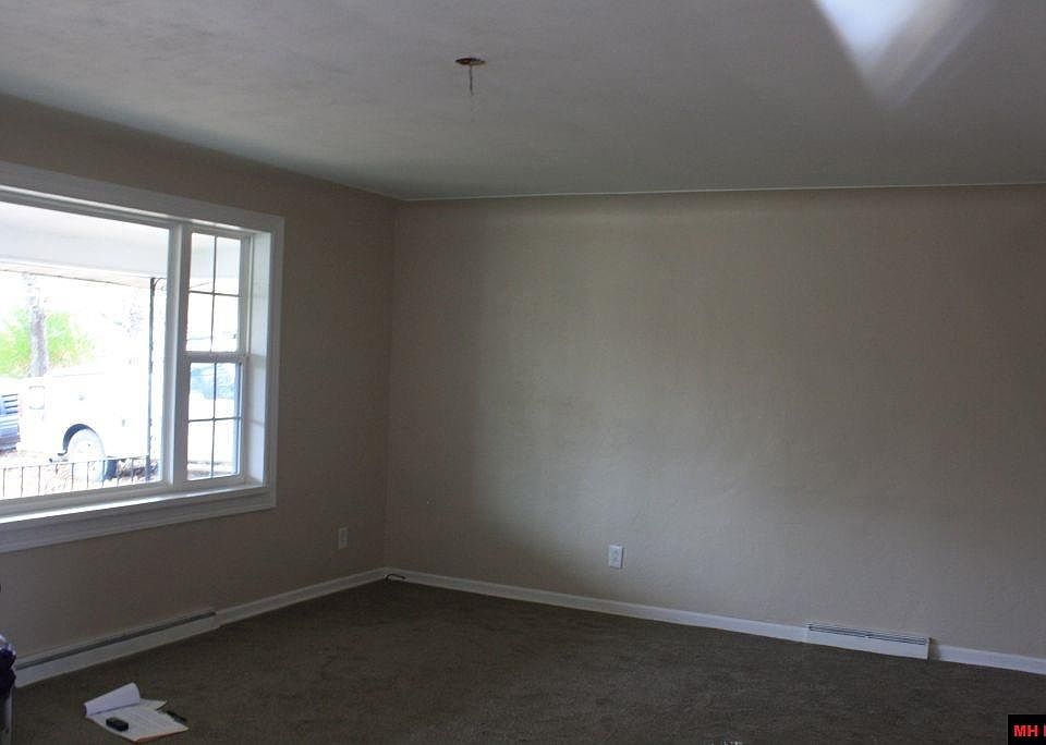 2nd image of 607 E 4th St