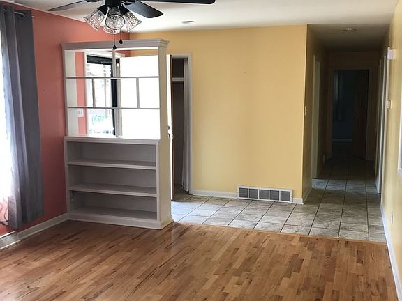 2nd image of 1934 Dixon Ave