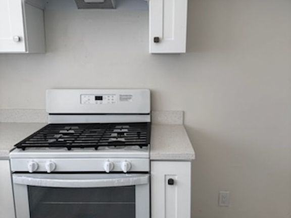 3rd image of 425 W Regent St APT 14
