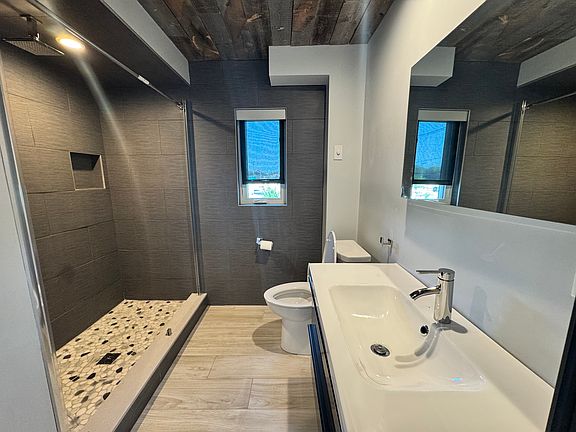 3rd image of 850 Main St Suite 2