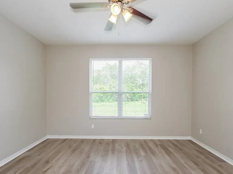 1614 Wakefield Dr — Photo 9