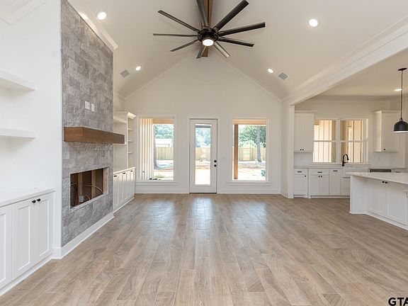 4th image of 14415 Woodland Creek Dr