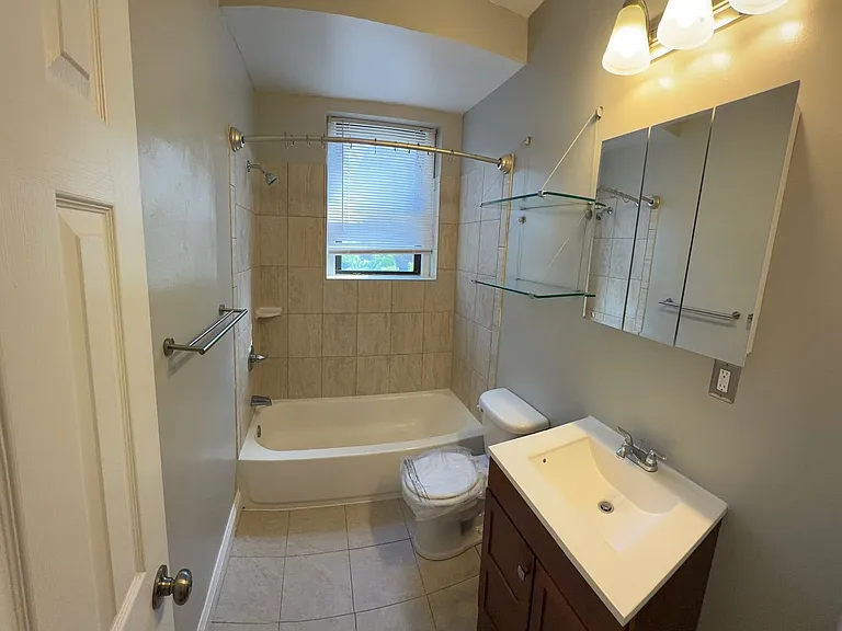 2501 17th St NW — Photo 11