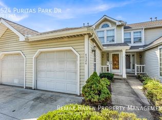 4524 Puritas Park Dr, Cleveland, OH 44135