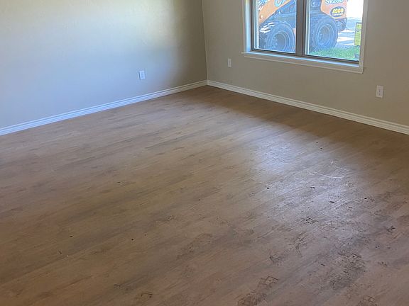 4th image of 205 Honey Bee Dr #1