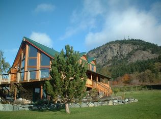 13657 Goodman Ln, Anacortes, WA 98221