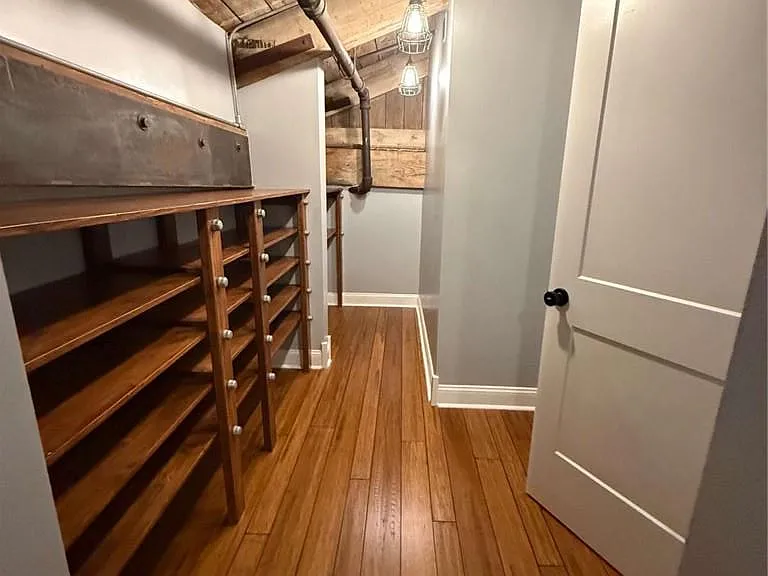 210 Walker St SW #8 — Photo 15