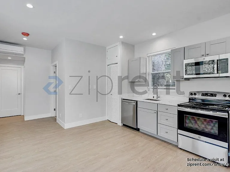 1559 9th Ave #A — Photo 1