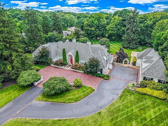 2nd image of 2777 McCoy Rd