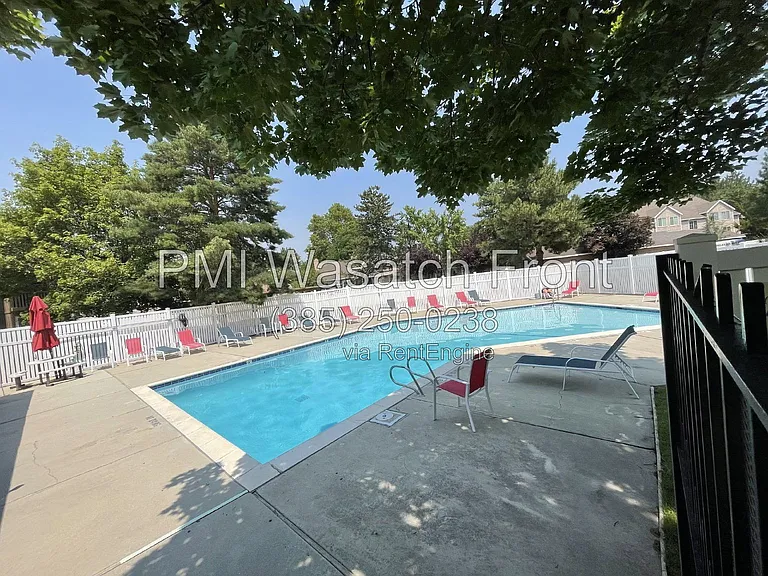 662 E Cobblestone Ln — Photo 13