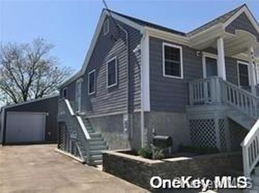(Undisclosed Address), Lindenhurst, NY, 11757