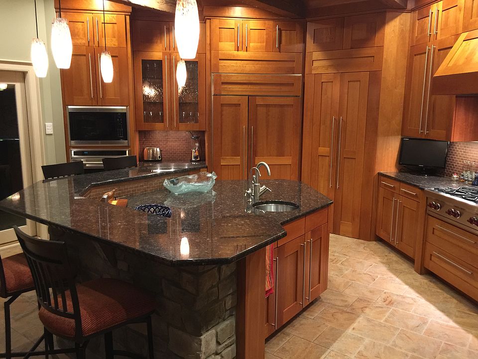 Kitchen w/Sub Zero appliance