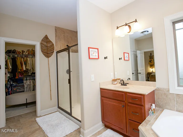 237 Rothbury Dr — Photo 33