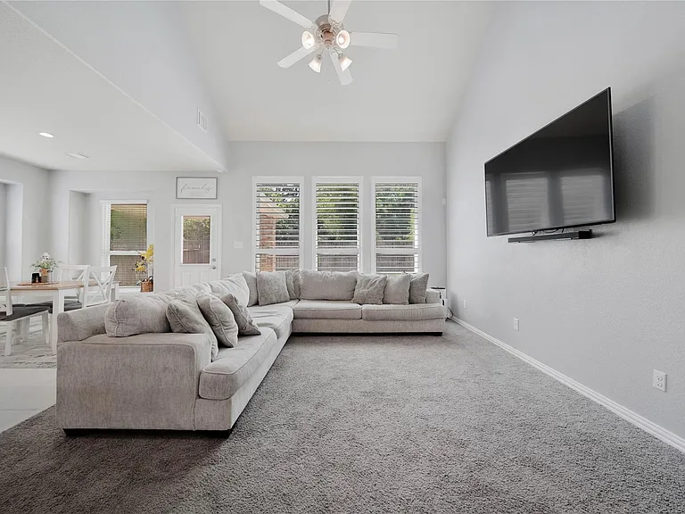 26028 Hasting Ridge Ln — Photo 7