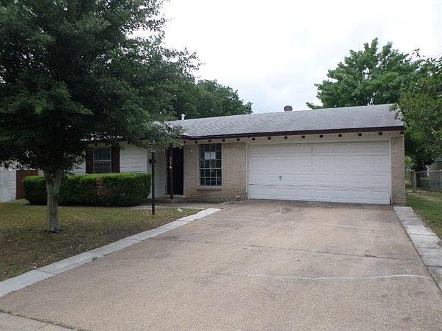 1st image of 526 E Fairmeadows Dr