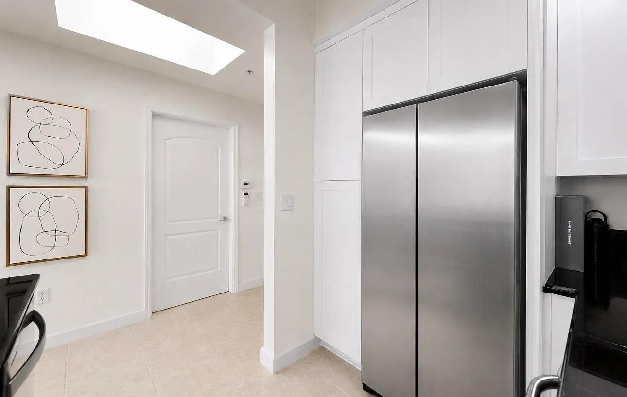 1 bed, 1.5 bath, 905 sqft, $3,100 — Photo 4