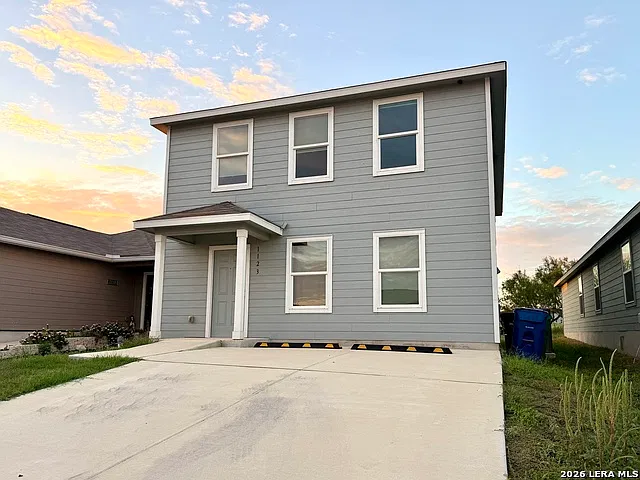 4 bed, 6.0 bath, 1861 sqft, $1,800 — Photo 2