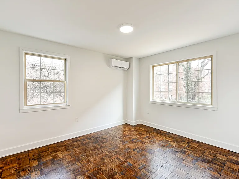 Elevated Northwest DC Living at The Pinnacle — Photo 11