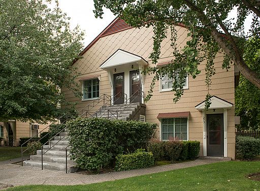 1st image of 273 E Poplar St