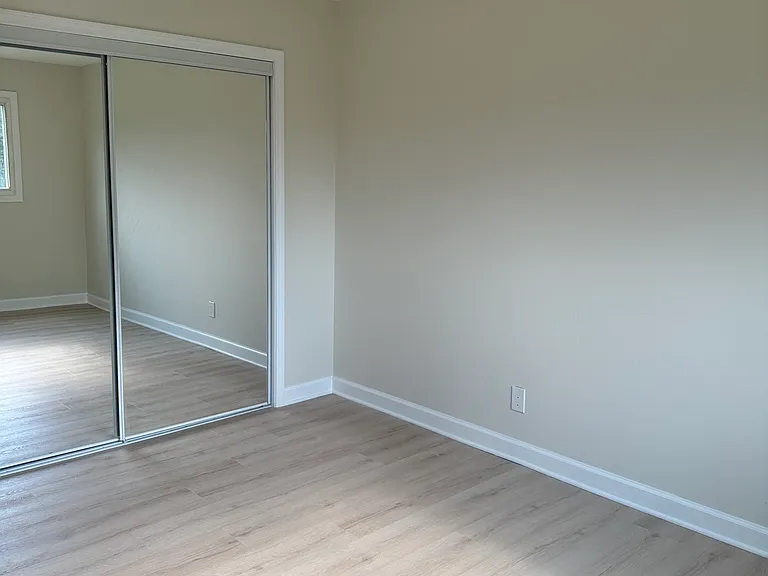 West Bedroom 2/4