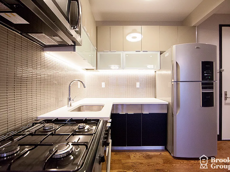 875 De Kalb Ave #3E — Photo 3
