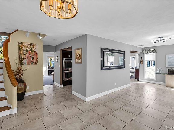5th image of 288 Bow Dr